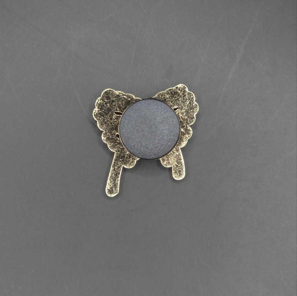 Pearled Ribbon Croc Charm - Picture 3 of 4